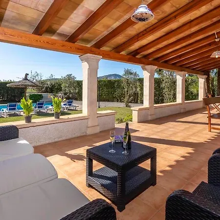 Charming 3 Bedroomn With Pool In By Renthousing Holiday home