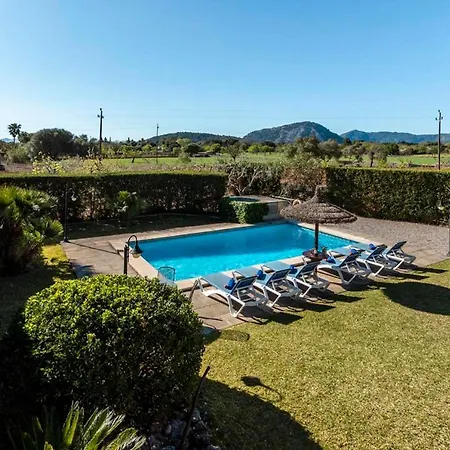 Holiday home Charming 3 Bedroomn With Pool In By Renthousing Pollenca