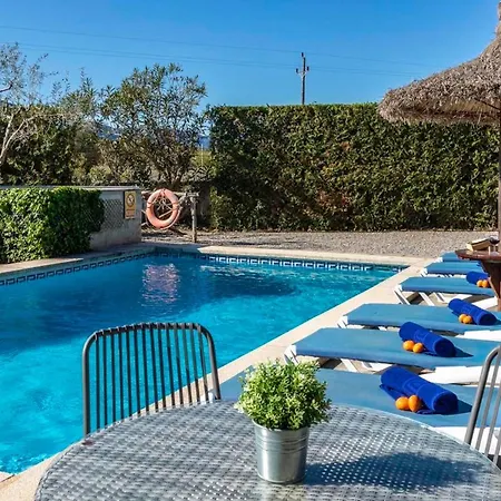 Charming 3 Bedroomn With Pool In By Renthousing Holiday home