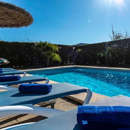 Charming 3 Bedroomn With Pool In By Renthousing * Pollenca
