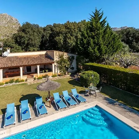 Holiday home Charming 3 Bedroomn With Pool In By Renthousing Pollenca