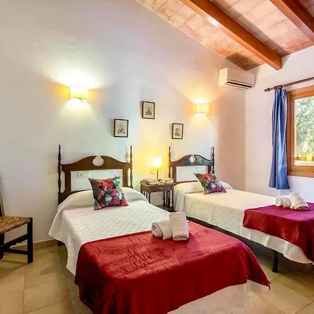 Charming 3 Bedroomn With Pool In By Renthousing * Pollenca