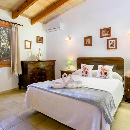 Charming 3 Bedroomn With Pool In By Renthousing Holiday home Pollenca